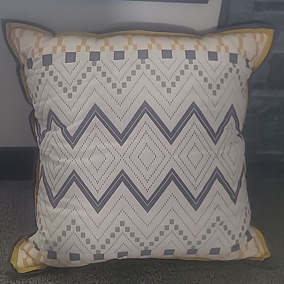 Collection of Matching Throw Pillows (lg, 2 sm) - Picture 8 of 13